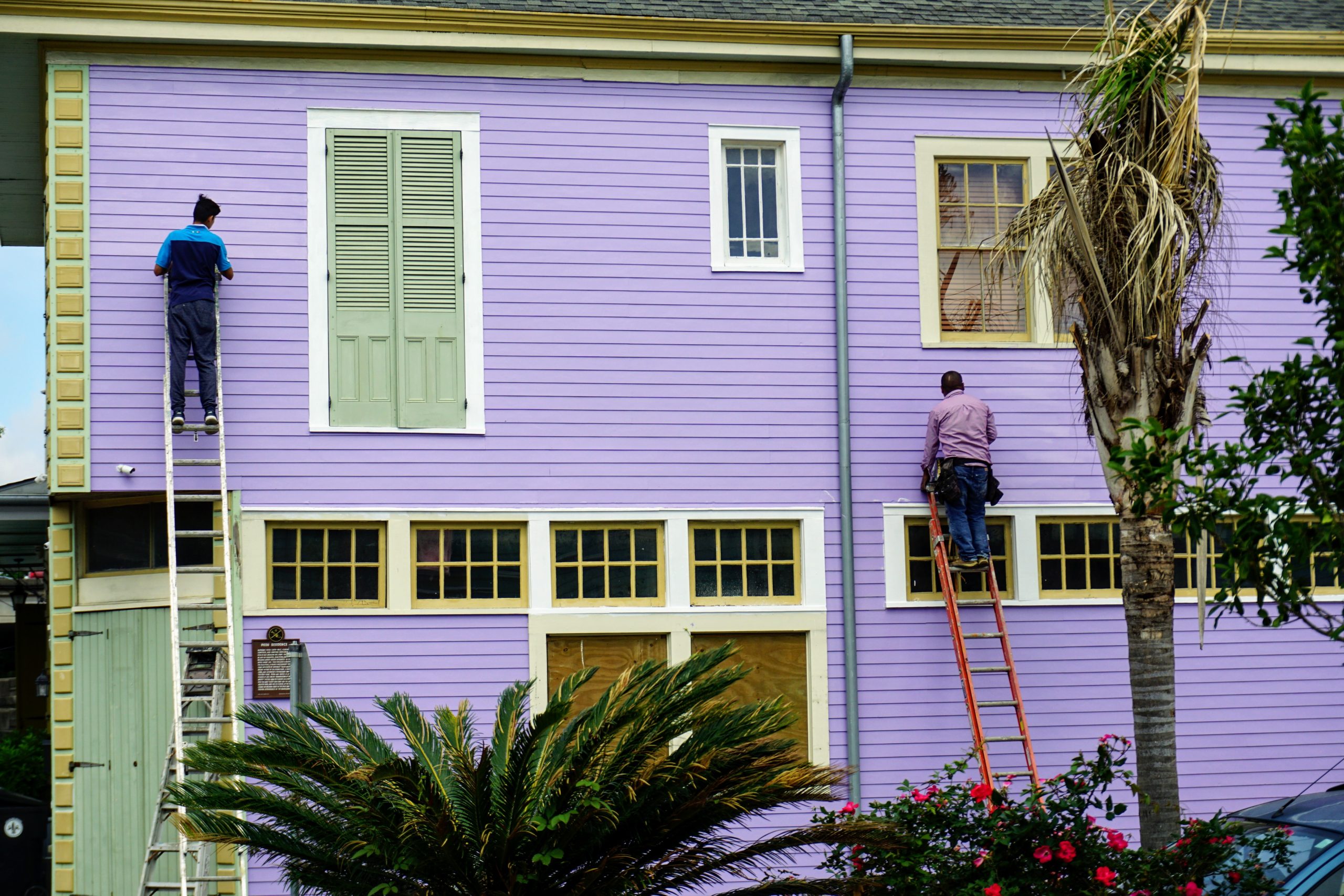 Why Should Roof and Siding Repair Be Done Simultaneously?