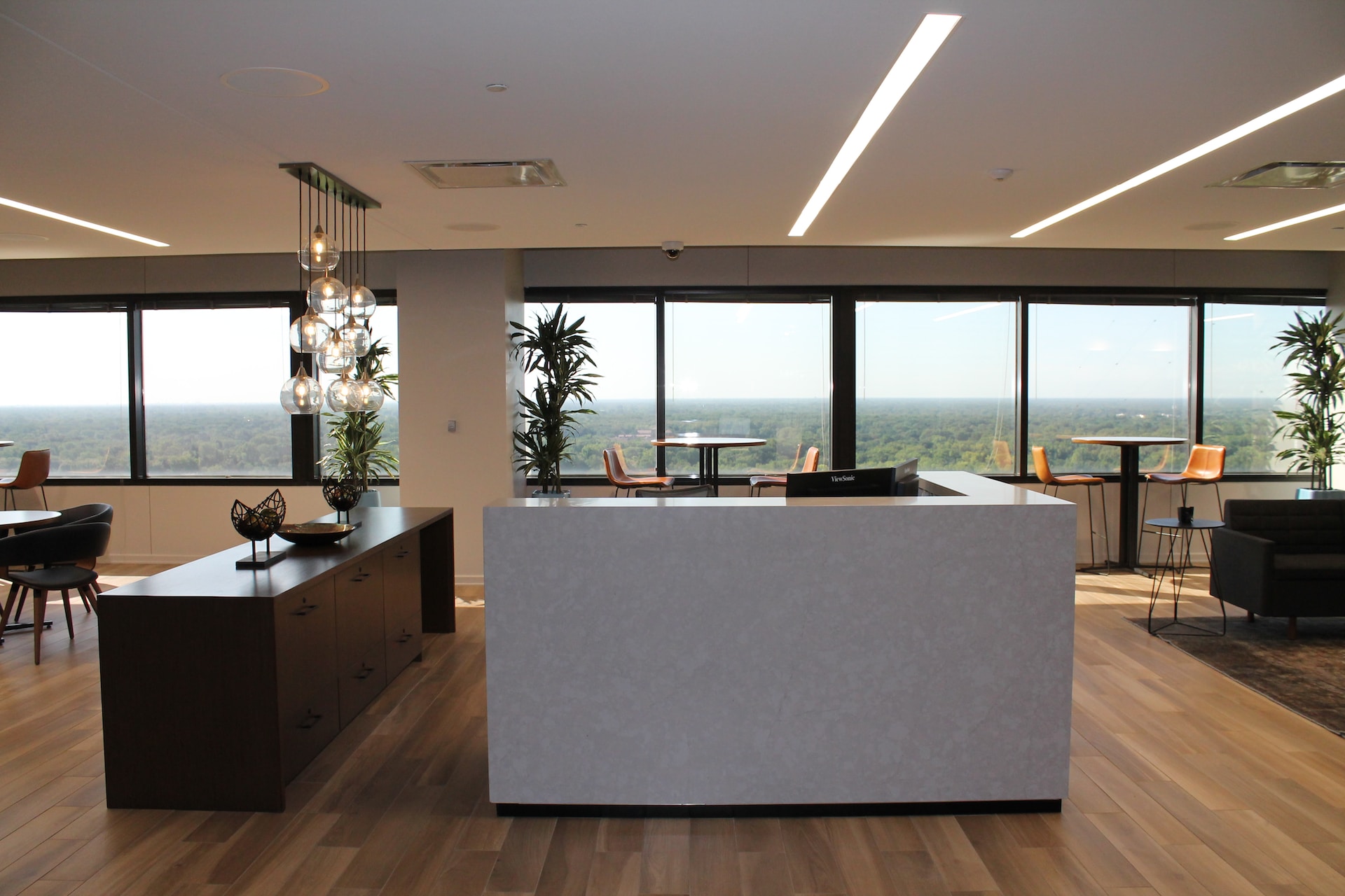 8 Tips for Creating a Welcoming Reception Area in Your Office