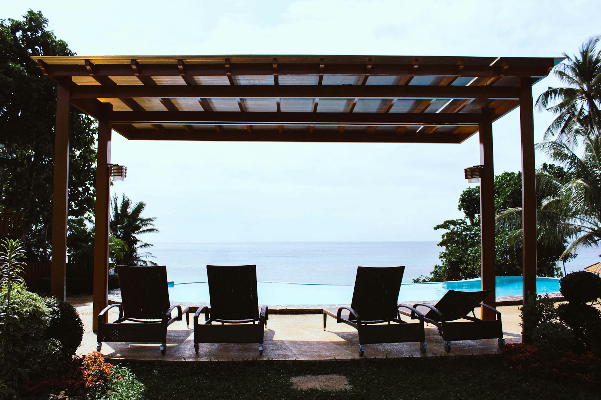Custom Pergola vs. Pre-Made Pergola: Which is Better?